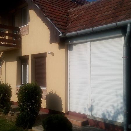 Ország Apartmanház Zalakaros Exterior foto